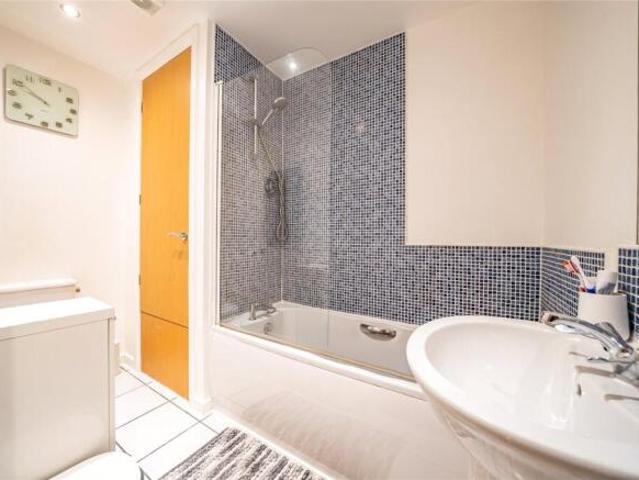 Apartment for sale in Meanwood, Leeds