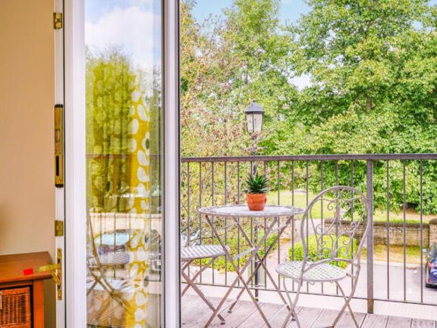 Apartment for sale in Rodbourne, Swindon