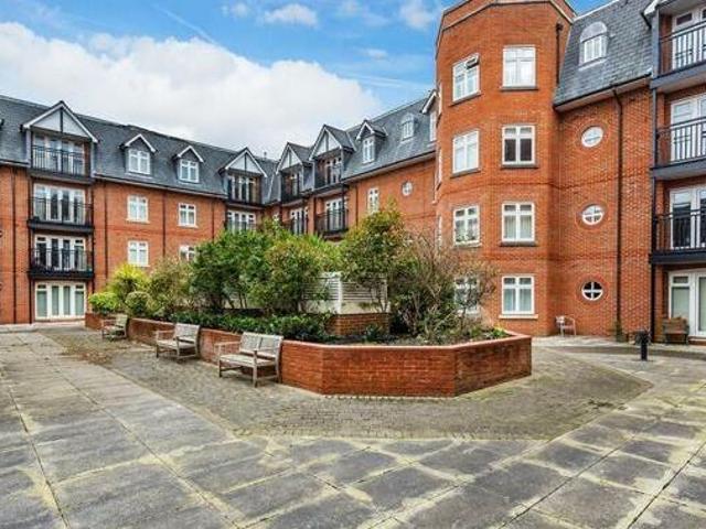 House for sale in Pachesham Park, Surrey