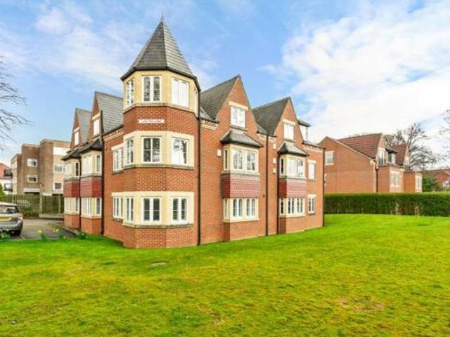 House for sale in Roundhay, West Yorkshire