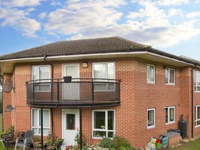 House for sale in Wortley, West Yorkshire