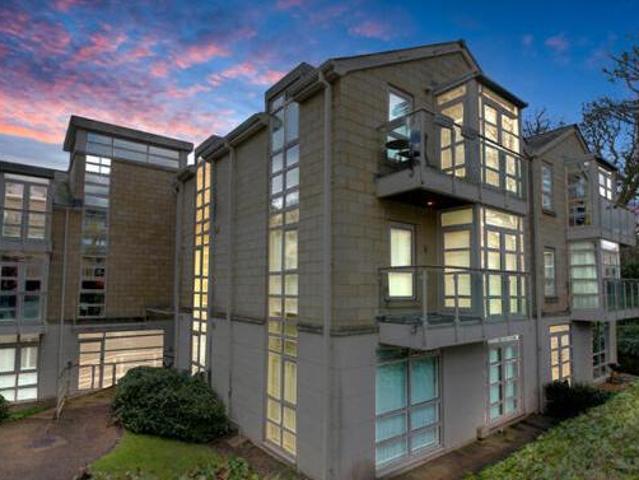 House for sale in Meanwood, West Yorkshire