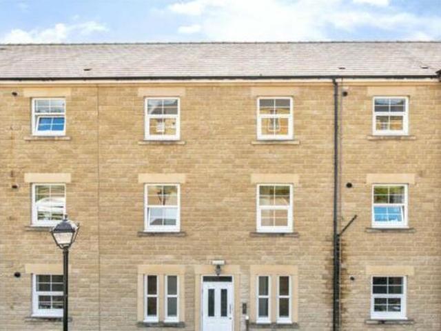 House for sale in Roundhay, West Yorkshire