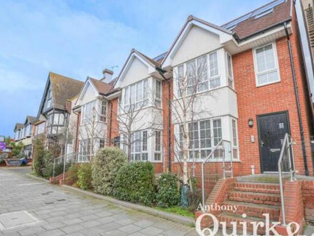 House for sale in Leigh-on-sea