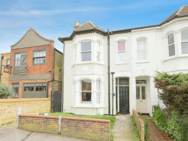House for sale in Leigh-on-sea