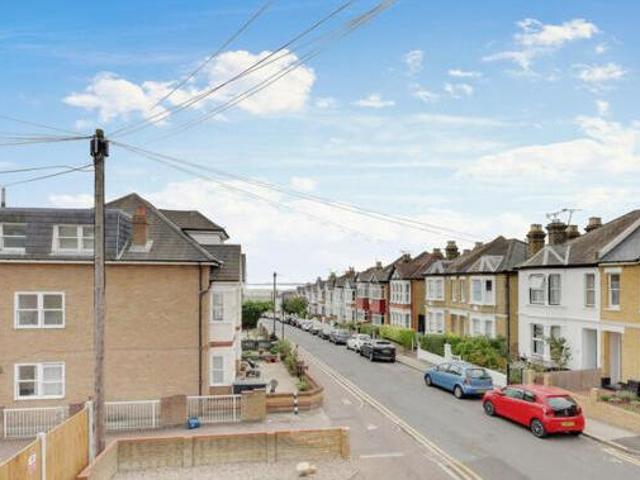 House for sale in Leigh-on-sea