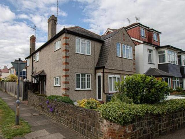House for sale in Leigh-on-sea