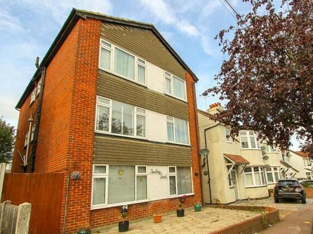 House for sale in Leigh-on-sea