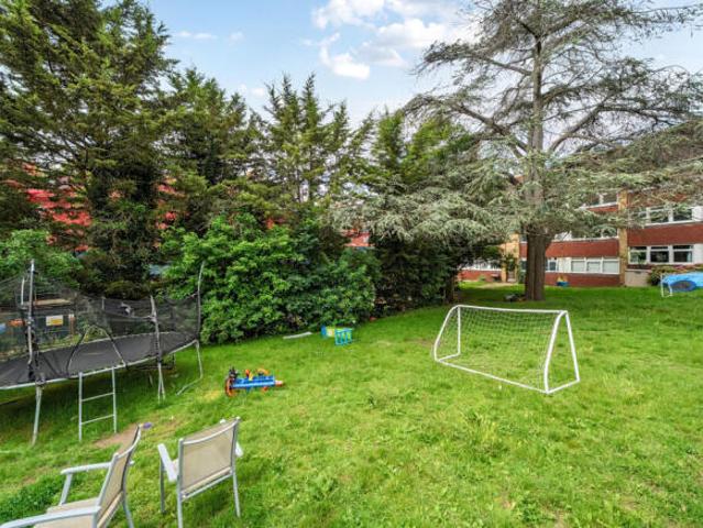 Apartment for sale in Avery Hill, Greater London