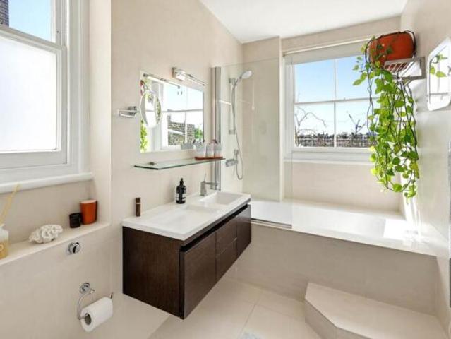 Apartment for sale in Knightsbridge, Greater London