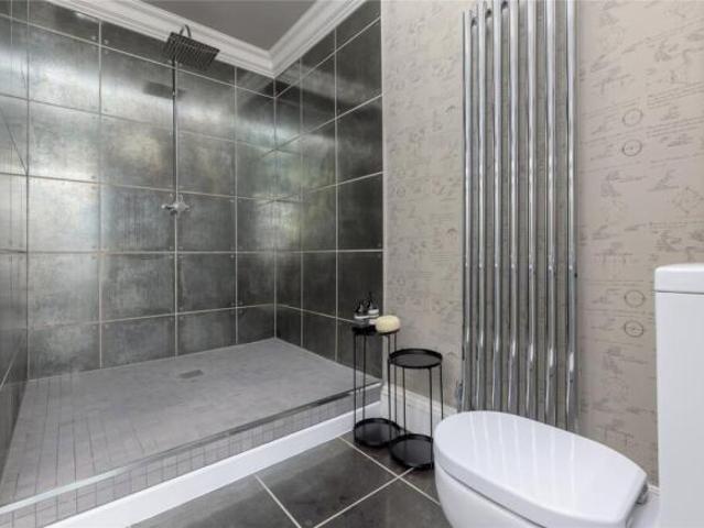 Apartment for sale in Greenside, Leith