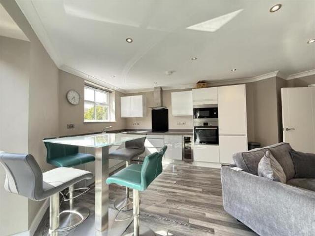 Apartment for sale in Lane, Kirklees