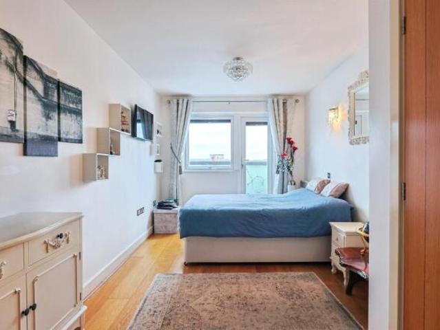 Apartment for sale in Poole