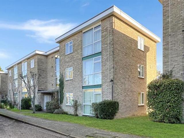 Apartment for sale in Arbury, Cambridgeshire