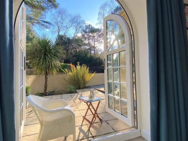 Apartment for sale in Canford Cliffs, Poole