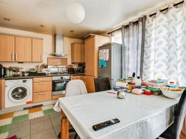 Apartment for sale in Rodbourne, Swindon