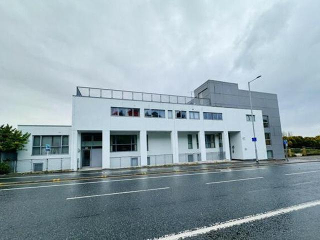 House for sale in Calderstones