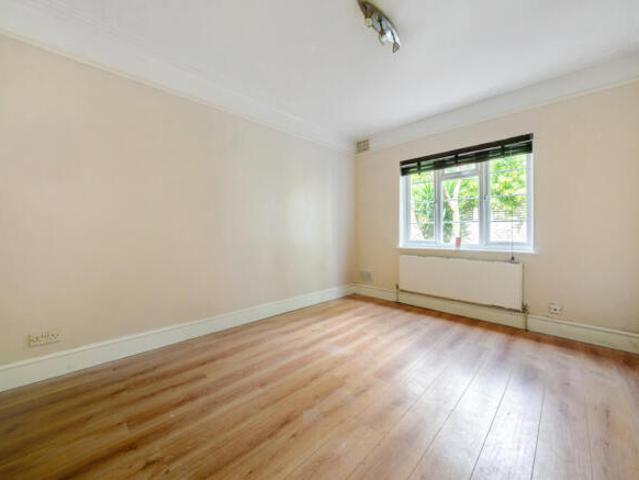 Apartment for sale in London Borough of Lewisham, Deptford