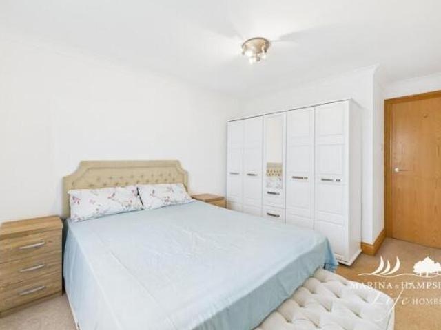 Apartment for sale in Port Solent, Portsmouth