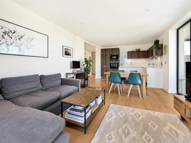 Apartment for sale in Cat Hill, England
