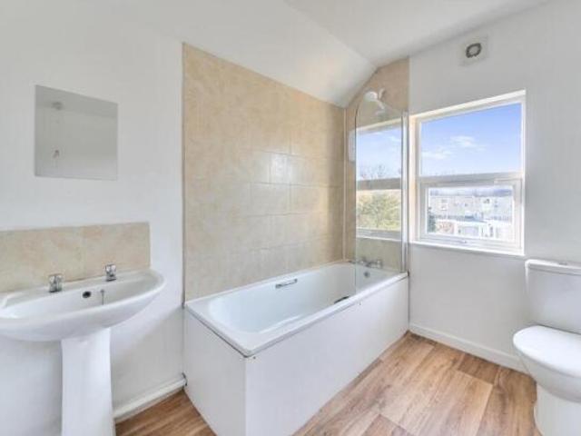 Apartment for sale in East Twerton, Dulcote