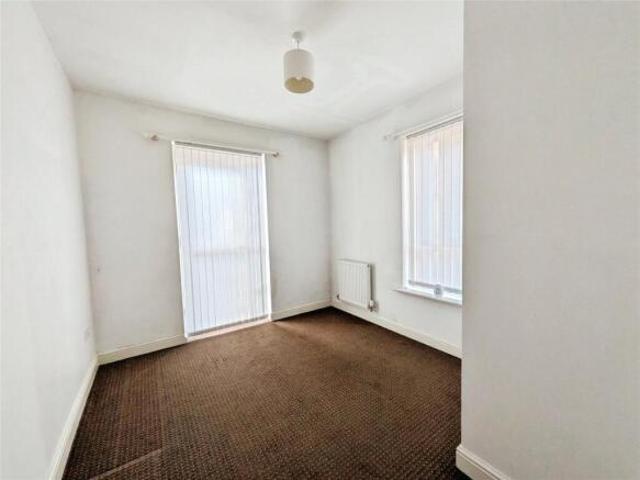 Apartment for sale in Freezeland, Bilston