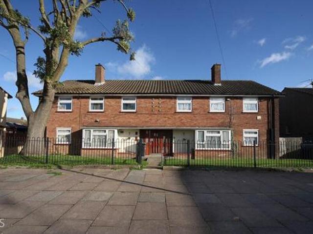 House for sale in Luton, England