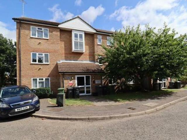 House for sale in Luton