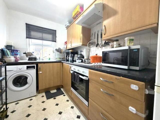 Apartment for sale in Swindon