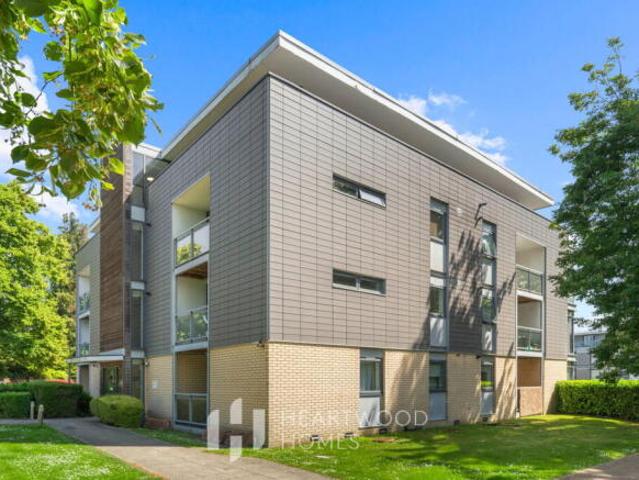 Apartment for sale in Five Acres, Hertfordshire