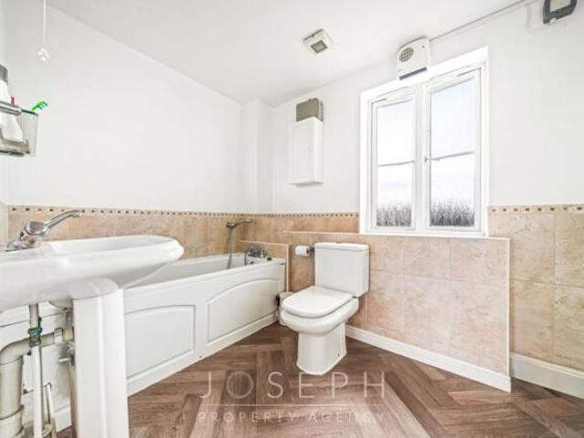 Apartment for sale in Key Street, Suffolk