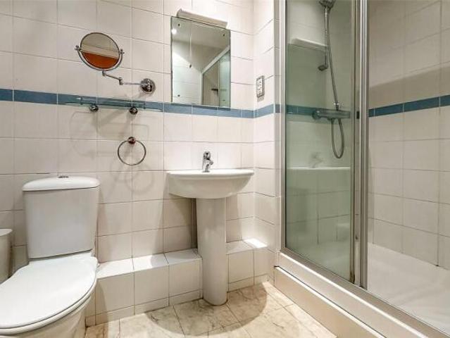 Apartment for sale in Worthing, West Sussex