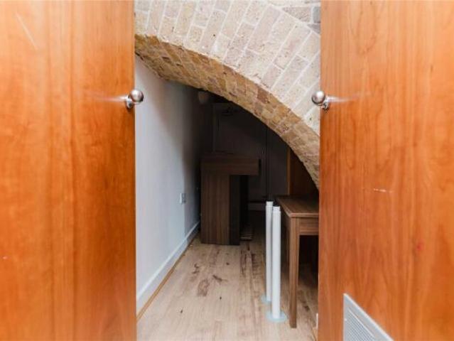 Apartment for sale in Woolwich, Greater London