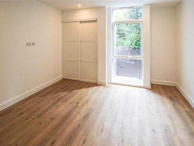 Apartment for sale in Cyncoed, Wales