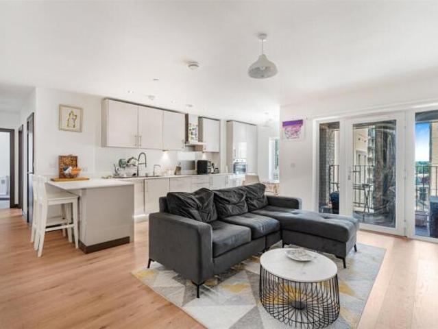 Apartment for sale in North Watford, Hertfordshire