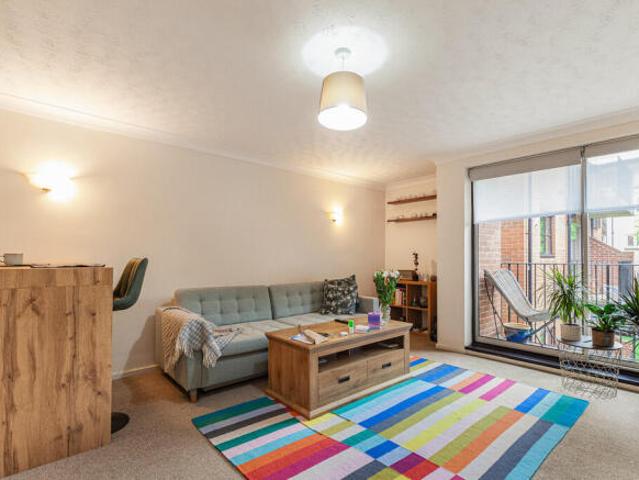 Apartment for sale in The Slade, Oxfordshire