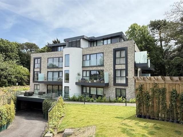 Apartment for sale in Canford Cliffs