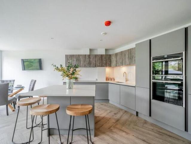 Apartment for sale in Branksome Chine, Poole
