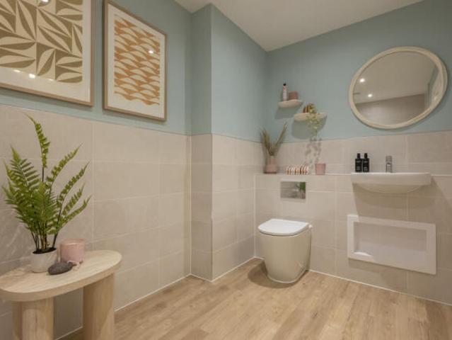 Apartment for sale in London Borough of Merton, Raynes Park