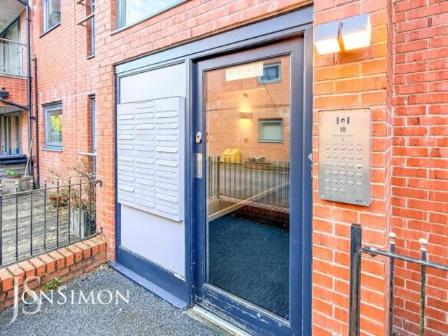 Apartment for sale in Heaton, Lee Bank
