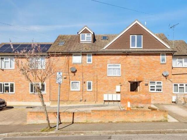 Apartment for sale in Holywell Estate, North Watford
