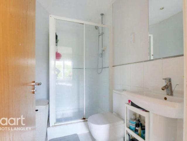 Apartment for sale in Cassio Metro, Watford