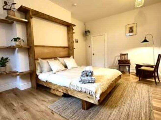Apartment for sale in Calderstones