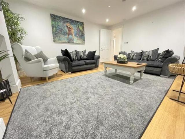 Apartment for sale in Key Street, Suffolk