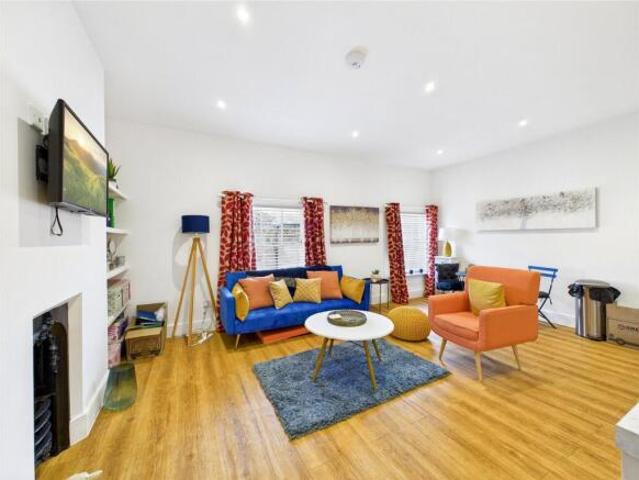 Apartment for sale in Key Street, Suffolk