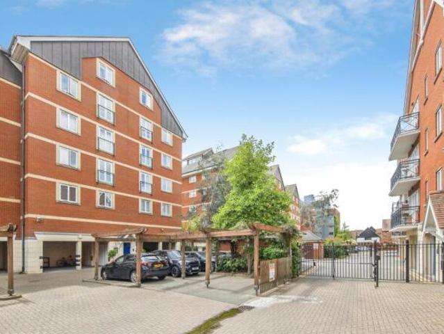 Apartment for sale in Key Street, Suffolk