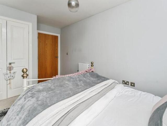 Apartment for sale in Hough Green, Two Mills