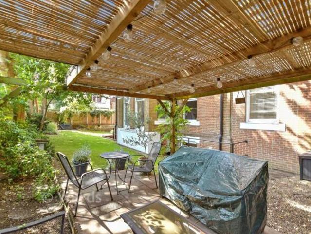 Apartment for sale in Canterbury, Kent