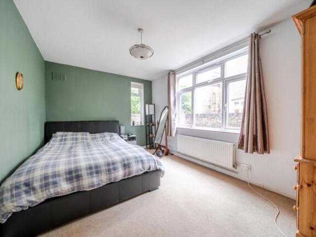Apartment for sale in Hurlingham, Greater London