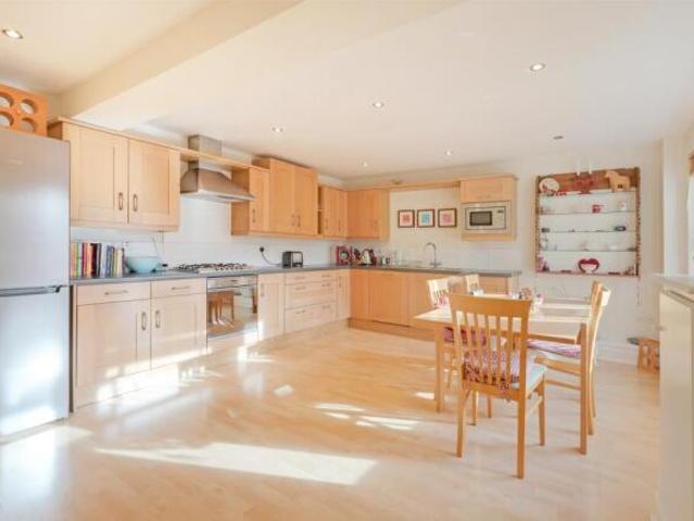 Apartment for sale in Dore, South Yorkshire